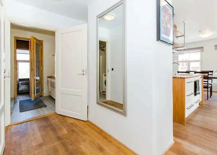 Sea Side And טאלין