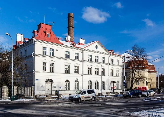 Sea Side And * تالين